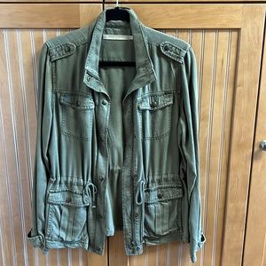 Cute cinch waist army green lightweight jacket.